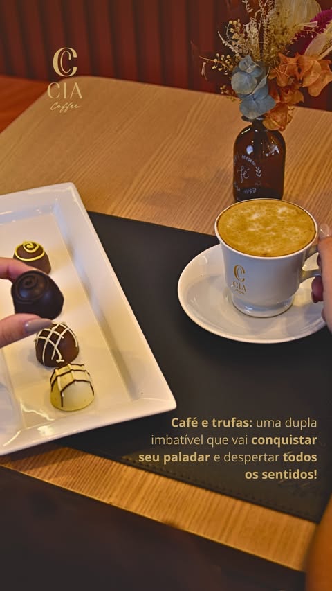 Cia-Coffee-Cafe-com-Chocolate.jpg